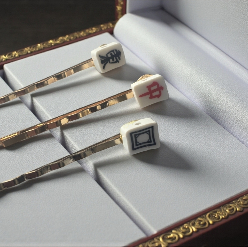 MAHJONG DESIGNER SET OF 3 MAHJONG SYMBOLS HAIR CLIP ACCESSORY RARE FIND